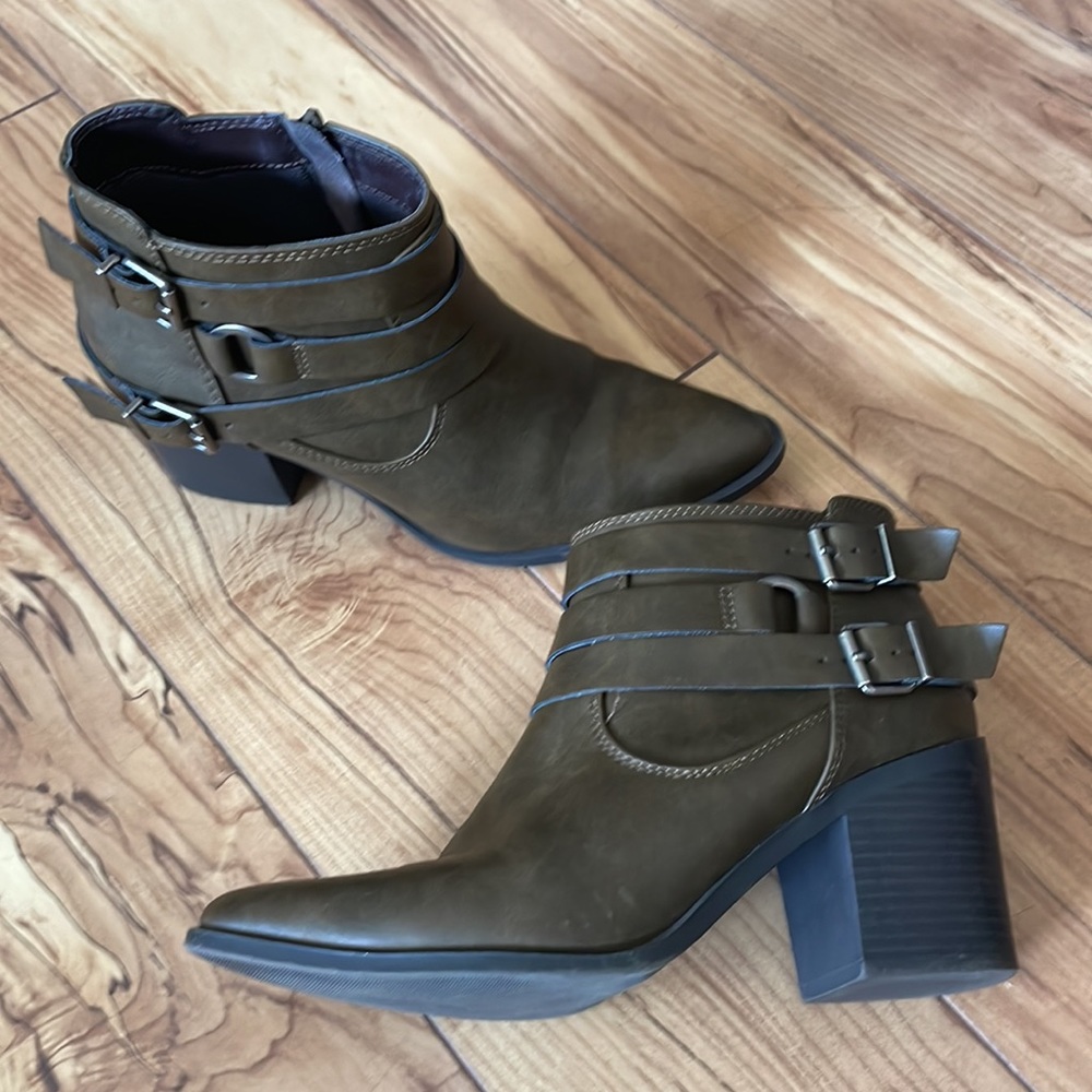 SODA Green Buckle Booties Size 9